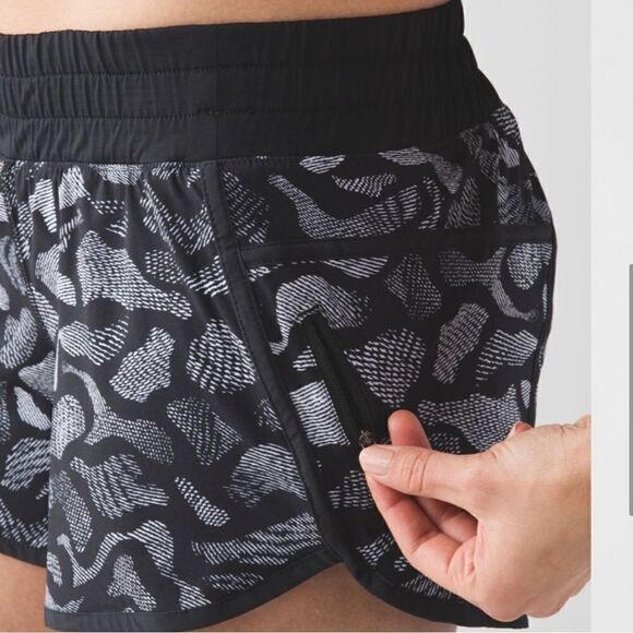 Lululemon Tracker Short Mini Warp White Black - Picture 14 of 14